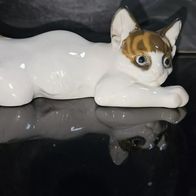 Schleichende Katze von Th. Kärner. Rosenthal Figur aus dem Jahr 1940
