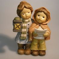 Goebel Nina und Marco "Winterlied" 12 cm 2 Engel mit Notenblatt und Laterne 2007 OVP