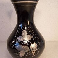 Alte, schwarze, handbemalte Silveroverlay Vase =