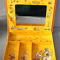 Diddl + Diddlina auf einer Picknickdecke Schatztruhe Stiftebox ca 20 x 15 x 3 cm