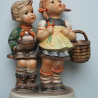 Hummel Göbel Figur Brüderlein + Schwesterlein Nr. 49/0, Höhe ca. 14 cm