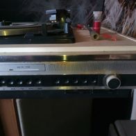 Schallplattenspieler mit Radio