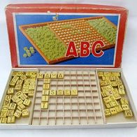 altes Spiel aus Holz * Setzkasten ABC * Buchstaben Steckspiel