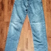 Wrangler Jeans für Herren Gr. 33 x 32, akzeptabler Zustand