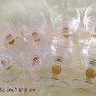 8 herrliche Weingläser mit bernsteinfarbener Kristallkugel als Stiel