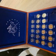 21 x 2 Euro Sammlermünzen 2012 "10 Jahre Euro-Bargeld", Stgl., Neu und OVP in Holzbox