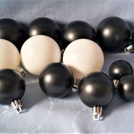 16 Kugeln NEU versch. Gr 5 x sch. 4,8, 3 x weiß ca 4,8, 4 x schw ca 3,8 cm. 4 x schw
