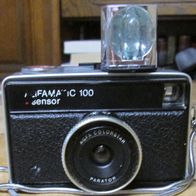 Fotoapparat mit Blitzwürfeln