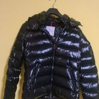 Moncler- Andro kurze Daunenjacke mit Kapuze