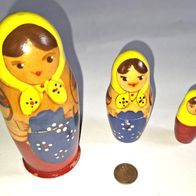 russische Steckpuppe Matroschka / Babuschka 3-tlg. Höhe 10,5 cm