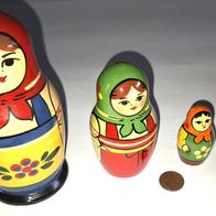 russische Steckpuppe Matroschka / Babuschka 4-tlg. Höhe 11 cm