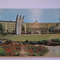 Berlin, Flughafen Tempelhof - Luftbrückendenkmal - Doppeldecker-Bus - (D-H-D-B-W02)