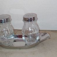 Salz- und Pfefferstreuer-Set mit Tablet