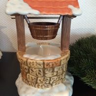 Goebel Weihnacht "Brunnen" mit Teelicht 18 cm Kapelle Winterdorf Winterwald 2006 NEU