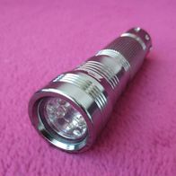 NEU LED Taschenlampe Technolit Aluminium 11,5 cm stabil für 3x AAA Flashlight