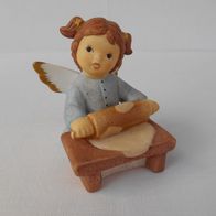 Goebel Nina & Marco "Engel mit Nudelholz sitzend" knieend Engelbäckerei Weihnacht NEU