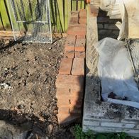 über 100 gebrannte Ziegel