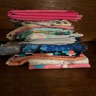 Stoffreste mit Kindermotiven, Paket, top