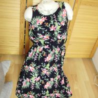 Janina Kleid bunte Blumen auf dblauem Grund 36