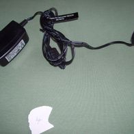 DVE Switching Adapter Netzteil Ladegerät DSA-12PFA-05 FEU 050200 5V 2A USB mini