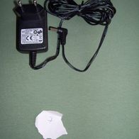E-Tek Switching Adapter ZDJ050100EU 5V 1000mA 2,4VA f. Hohlraumstecker 5x2mm IP20