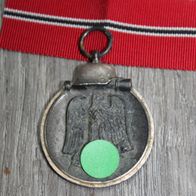 Original Winterschlacht i. Osten Medaille m. Hersteller 107 (7)