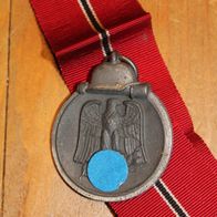 Original Winterschlacht i. Osten Medaille m. Hersteller 76 L. Müller (11)
