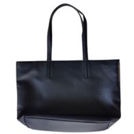 Neuwertige S. Oliver Handtasche in Dunkelblau, Henkeltasche