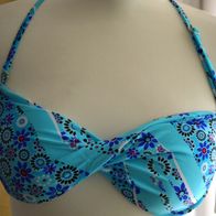 Bikini in verschieden blautönen in den Größen M, L und XL