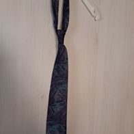 Krawatte in lila-Muster