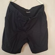 Schwarze, leichte Shorts in Gr. 42