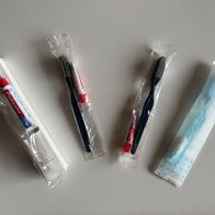 Zahnbürsten für die Reise + Zahnpasta - 4 Stück