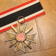 Original Kriegsverdienstkreuz mit Schwerter 2. Klasse m. Hersteller 67 (6)