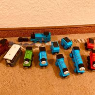 Thomas & Seine Freunde Holzeisenbahn 7 Loks und 3 Anhänger, nw