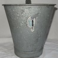 R Schöpfeimer alt Zinkeimer Schöpfkelle mit Dülle ohne Stiel ca. 5L 25x25 älter gut