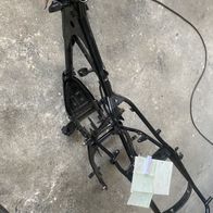 Suzuki RV 125 in Einzelteilen : hier original Rahmen mit Papieren und Schlüssel