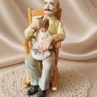 ARPO Porzellanfigur Opa mit Katze im Schaukelstuhl Rumänien handbemalt