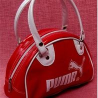 Kleine Puma Henkel-Tasche in rot Lack - Mit Reißverschluß