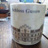 Rathenow - Tasse mit Applikation des Schlosses Gusow