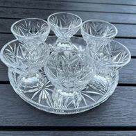 6 Likörgläser mit Glastablett | Blüten-/Sternschliff | sehr guter Zustand