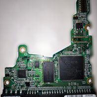 Maxtor DiamondMax Plus 8 PCB 302077100 A2GKA 040122600 IDE 6K040L0