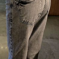 Stradivarius Straight Leg Jeans D98 Gr. 32 Petite grau