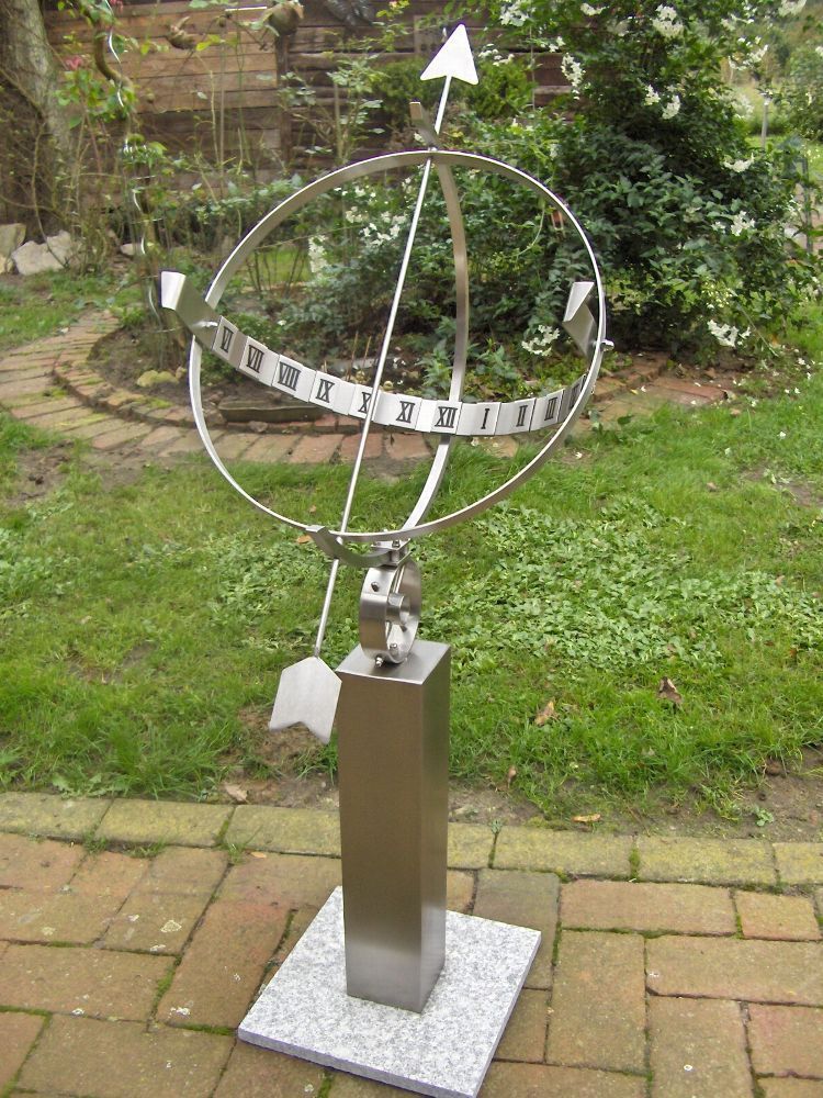 Edelstahl Sonnenuhr mit Granitfuß für Terrasse & Garten kaufen bei Hood.de