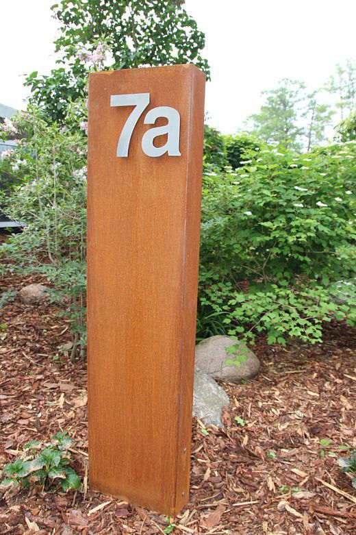 Cortenstahl Stele Säule Cortenstahlstele Hausnummernstele Edelrost mit