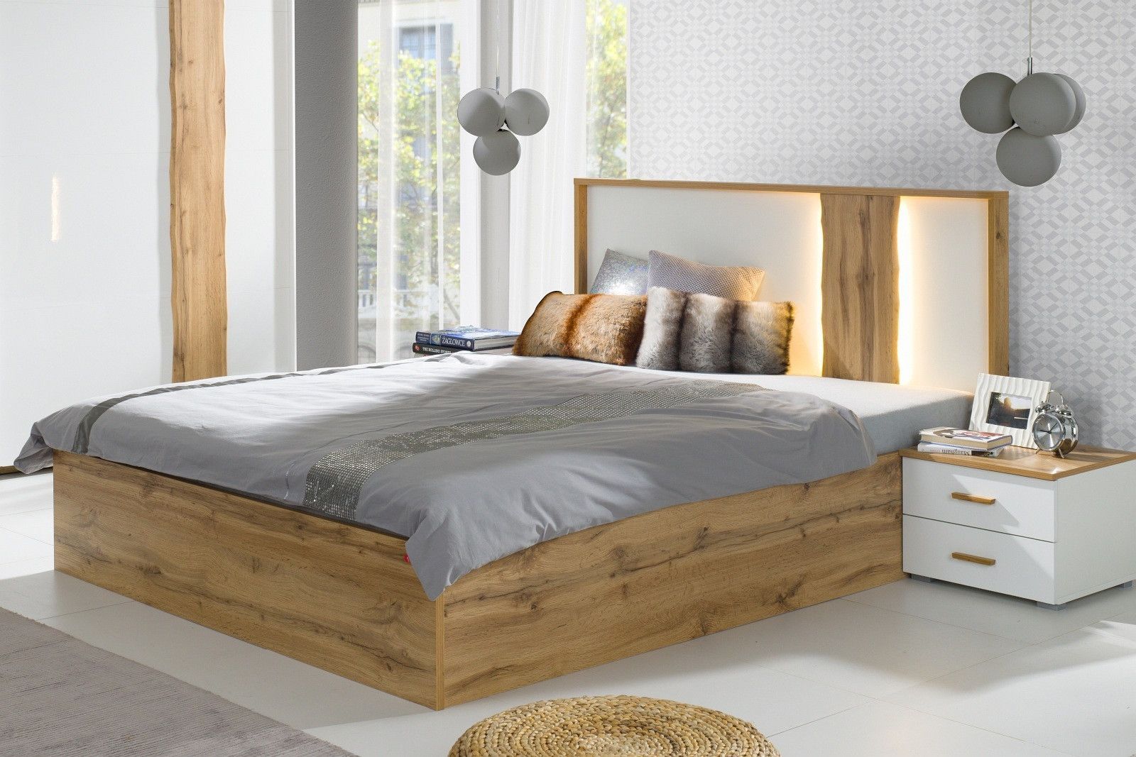 Modernes Schlafzimmer Set Forest Hochglanz weiss in Altholz-Design