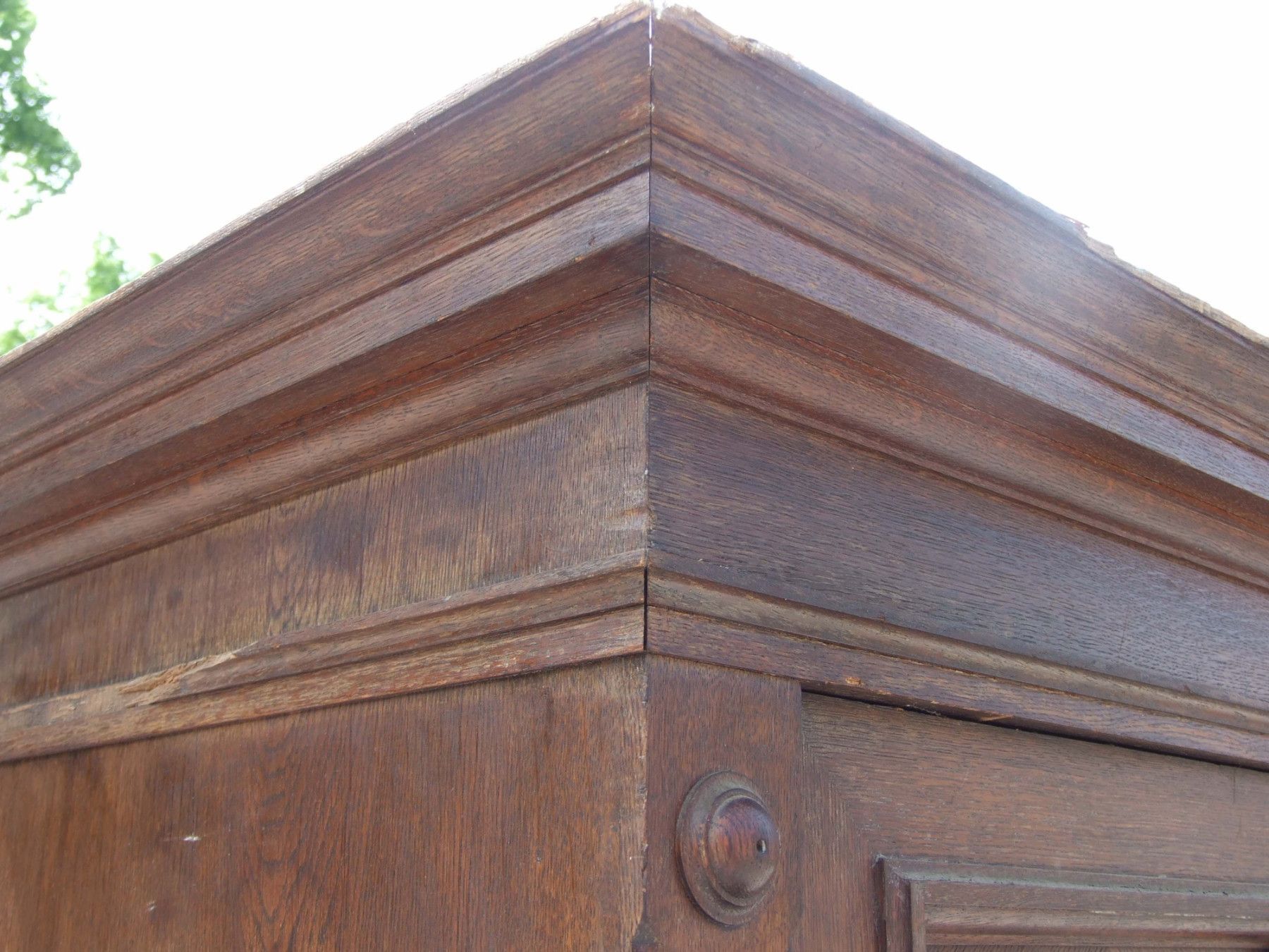 Zweitüriger Dielenschrank in Eiche / schöner Schrank aus der