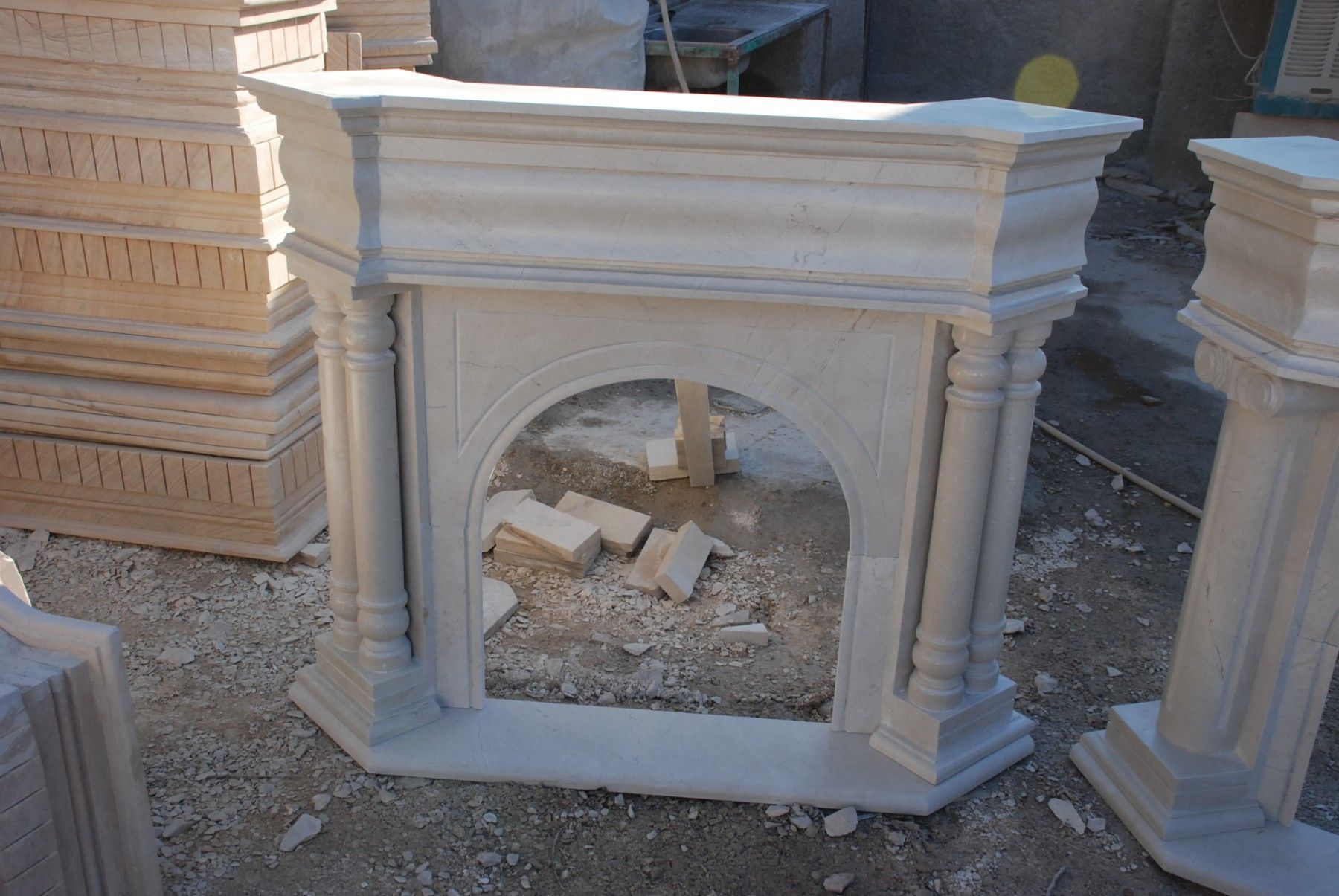 Kamin aus Natur Marmor, Kamin- Umrandung, Kaminverkleidung, Marmorkamin