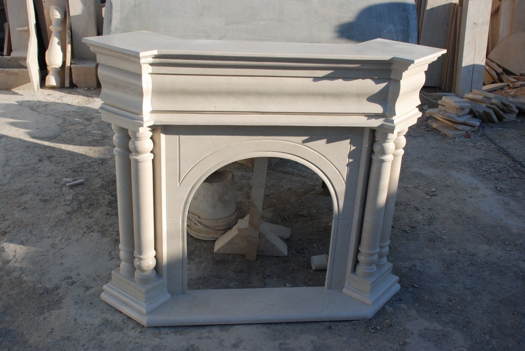 Kamin aus Natur Marmor, Kamin- Umrandung, Kaminverkleidung, Marmorkamin