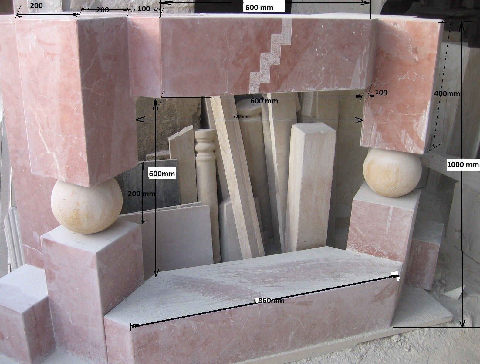 Kamin aus Natur Marmor, Kaminumrandung aus Marmor, Kaminverkleidung