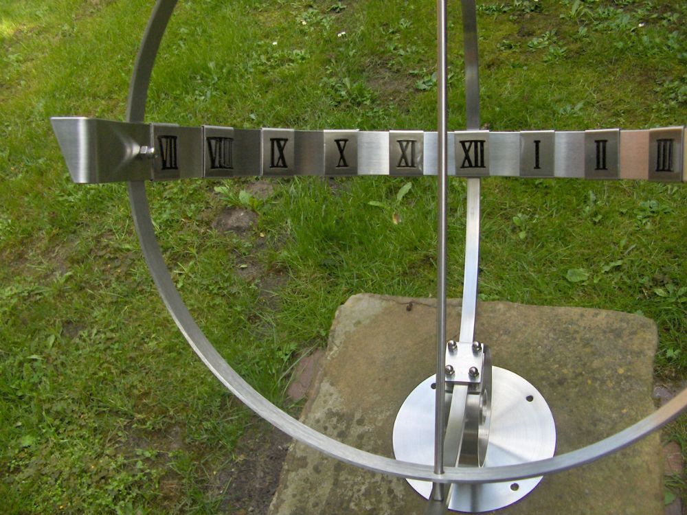 Edelstahl Sonnenuhr für Terrasse & Garten kaufen bei Hood.de